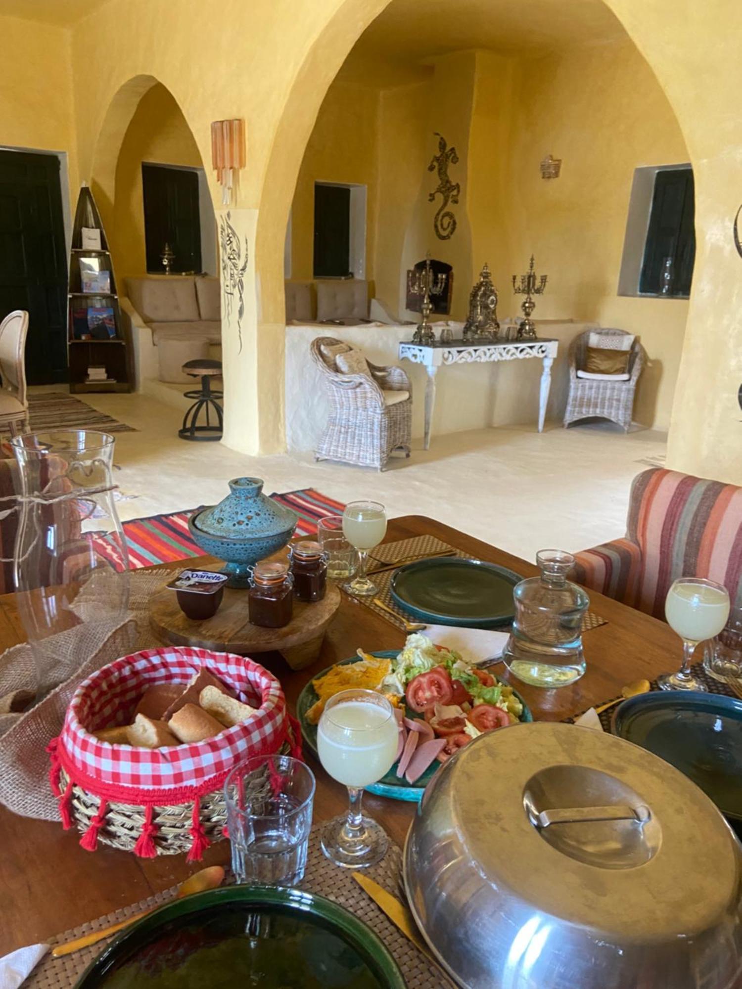 Dar Oueghlani - Maison D'Hotes El May Luaran gambar